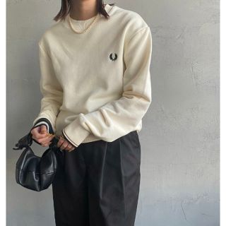 フレッドペリー(FRED PERRY)のFRED PERRY ワンポイント刺繍 クルーネックスウェット(トレーナー/スウェット)