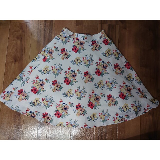ROPE’(ロペ)の花柄スカート レディースのスカート(ひざ丈スカート)の商品写真