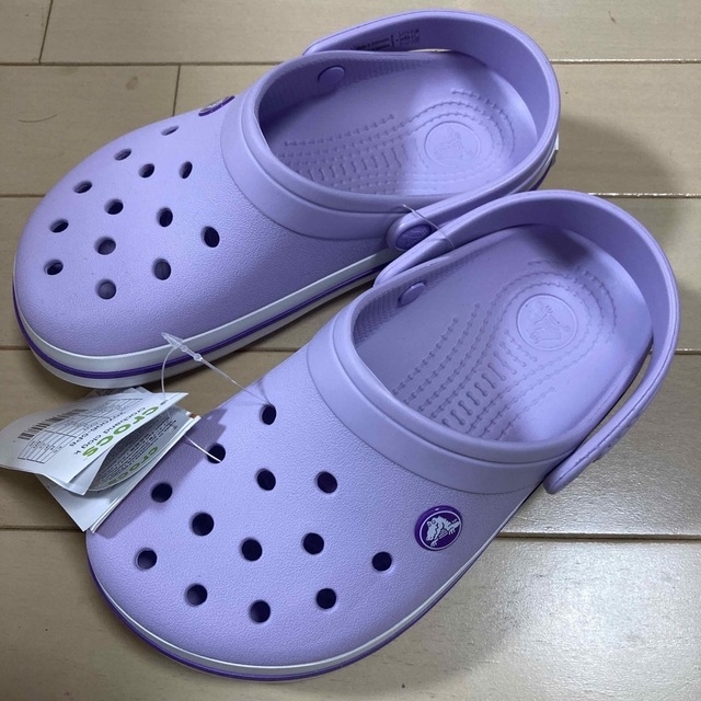 crocs(クロックス)の新品 22cm クロックス クロックバンド ラベンダー レディースの靴/シューズ(サンダル)の商品写真