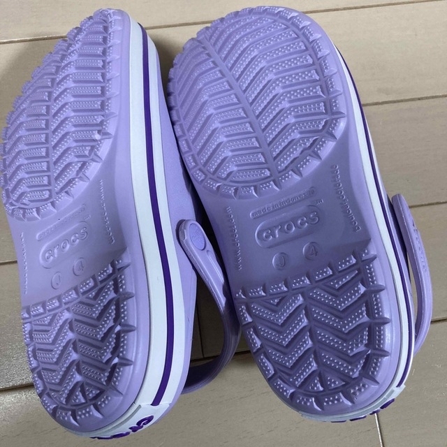 crocs(クロックス)の新品 22cm クロックス クロックバンド ラベンダー レディースの靴/シューズ(サンダル)の商品写真