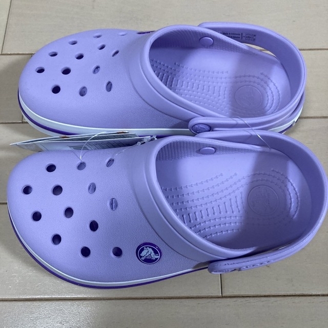 crocs(クロックス)の新品 22cm クロックス クロックバンド ラベンダー レディースの靴/シューズ(サンダル)の商品写真