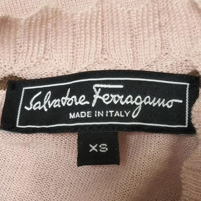 Salvatore Ferragamo(サルヴァトーレフェラガモ)のサルバトーレフェラガモ アンサンブル美品  レディースのトップス(アンサンブル)の商品写真