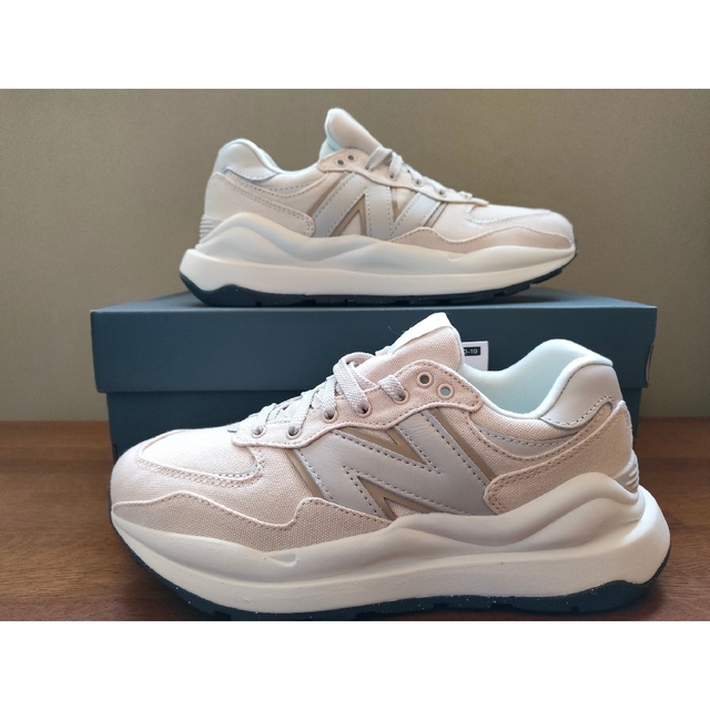 New Balance(ニューバランス)の①【新品未使用／emmi】ニューバランス W5740PDA 23cm　BEIGE レディースの靴/シューズ(スニーカー)の商品写真