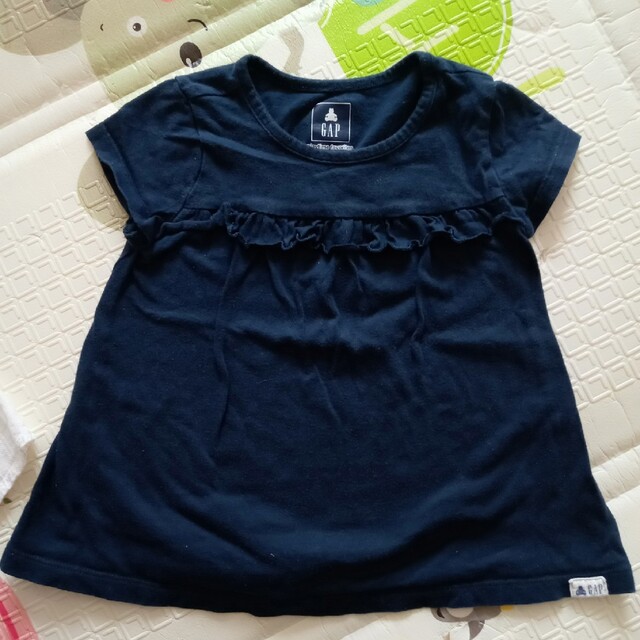 GAP(ギャップ)の95センチ　GAP　夏服　２点セット　ノースリーブ キッズ/ベビー/マタニティのキッズ服女の子用(90cm~)(Tシャツ/カットソー)の商品写真