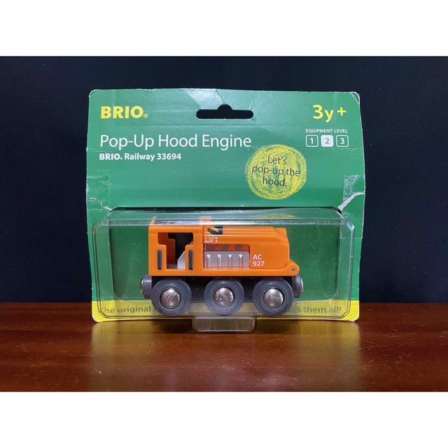 BRIO(ブリオ)のBRIO 木製 レール 電車 機関車 ポップアップ フードエンジン 未使用品 エンタメ/ホビーのおもちゃ/ぬいぐるみ(鉄道模型)の商品写真