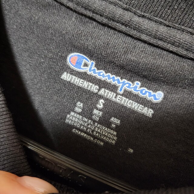 Champion(チャンピオン)のChampion　ブラック　ロンT レディースのトップス(Tシャツ(長袖/七分))の商品写真