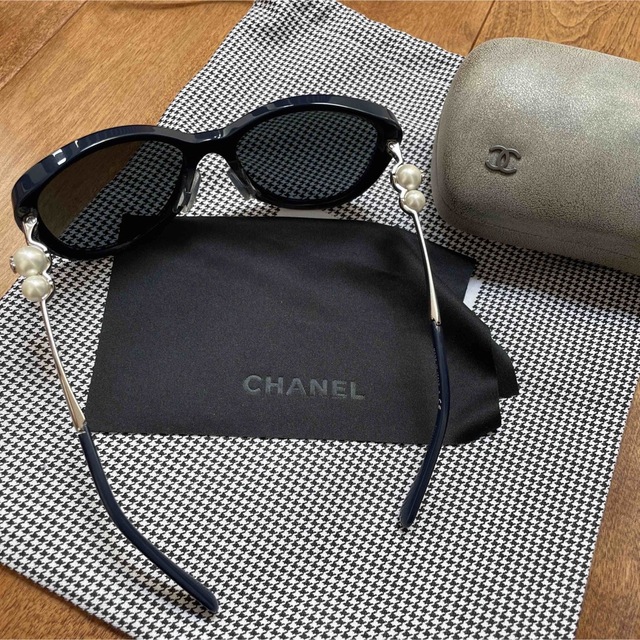 CHANEL サングラス　イタリア製