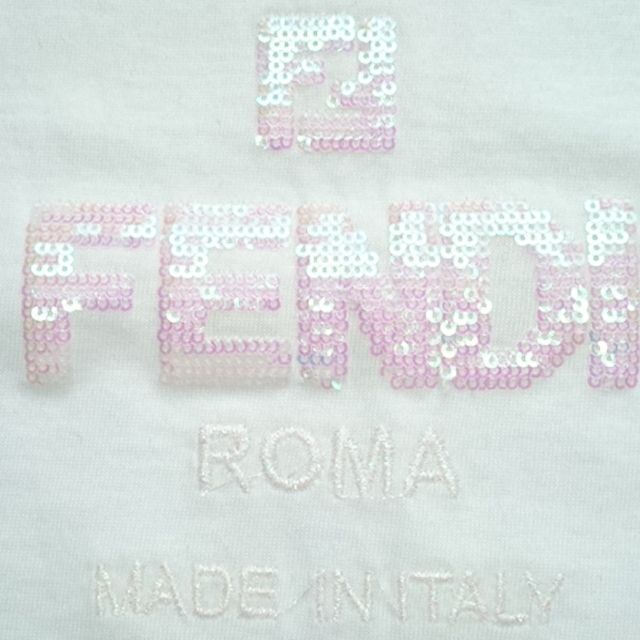日本代理店正規品 ○新品/正規品○ FENDI スパンコール&刺繍 ロゴ T