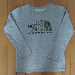 ザノースフェイス(THE NORTH FACE)の♡daisy♡様❤️ノースフェイス 長袖Tシャツ グレー カモフラ 150(Tシャツ/カットソー)