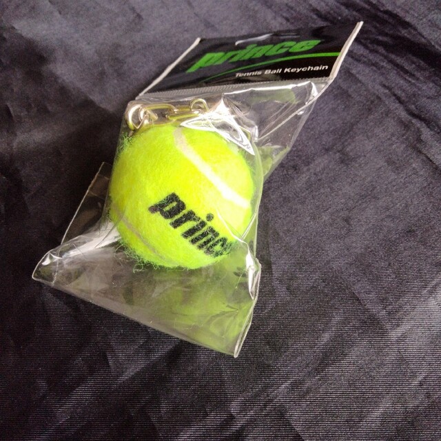 Prince(プリンス)の[新品]Prince ボールキーチェーン(イエロー) スポーツ/アウトドアのテニス(バッグ)の商品写真