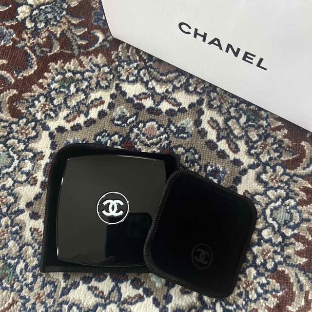 CHANEL(シャネル)のCHANEL プードゥルルミエールグラッセ コスメ/美容のベースメイク/化粧品(フェイスパウダー)の商品写真