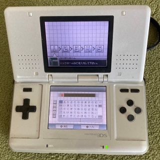 ニンテンドウ(任天堂)のNintendo 任天堂DS ニンテンドーDS ソフト付き(携帯用ゲーム機本体)