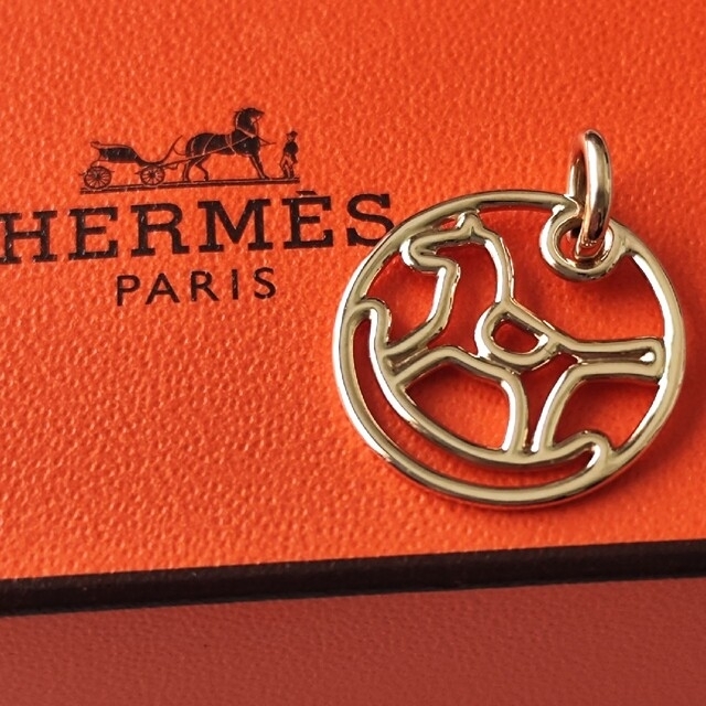 Hermes(エルメス)のHERMES　エルメス ペンダントトップ ダダ 木馬 チャーム K18PG レディースのアクセサリー(チャーム)の商品写真