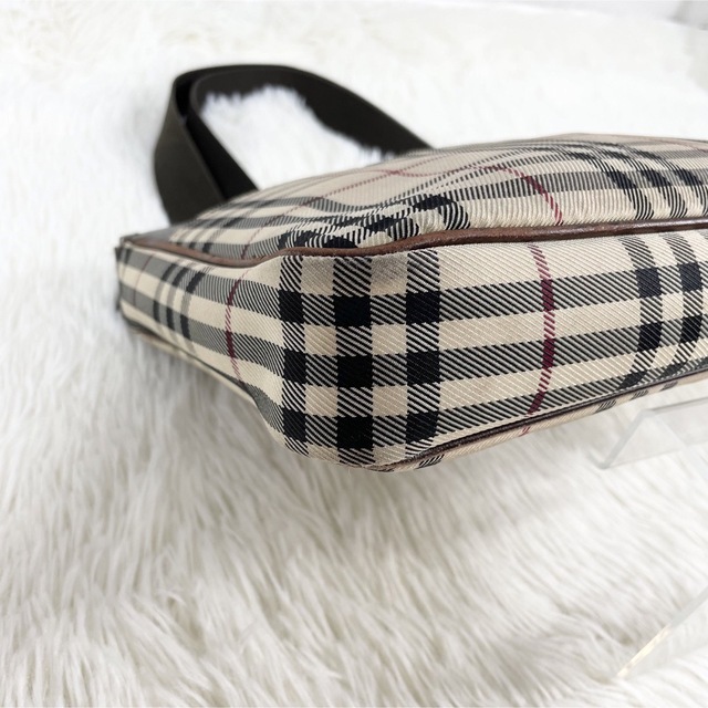 BURBERRY(バーバリー)のバーバリー　BURBERRY サコッシュ　ショルダーバッグ　ノバチェック レディースのバッグ(ショルダーバッグ)の商品写真