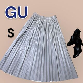 ジーユー(GU)の【GU】合皮 プリーツスカート 珍しいライトグレーカラー(ロングスカート)