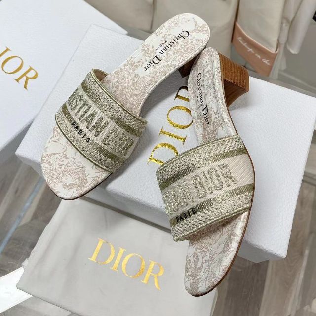 プレゼントを選ぼう! DIOR エンブロイダリー DWAY ヒールミュール