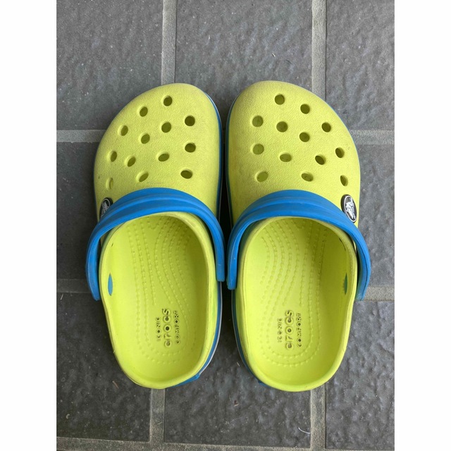 crocs(クロックス)のクロックス　キッズ キッズ/ベビー/マタニティのキッズ靴/シューズ(15cm~)(サンダル)の商品写真
