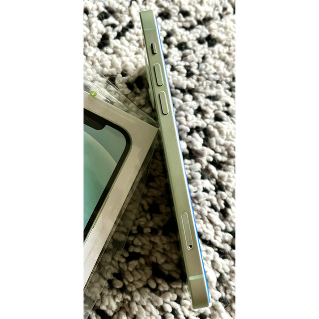iPhone(アイフォーン)のiPhone12  64GB グリーンSIMフリー & 箱、強化フィルム 美品✨ スマホ/家電/カメラのスマートフォン/携帯電話(スマートフォン本体)の商品写真