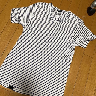 デンハム(DENHAM)の美品デンハムボーダーVネックTシャツ(Tシャツ/カットソー(半袖/袖なし))