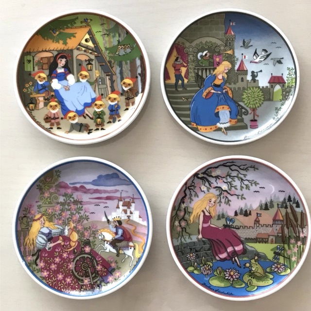 おとぎ話小皿４枚　童話　飾り皿 ハンドメイドのインテリア/家具(アート/写真)の商品写真