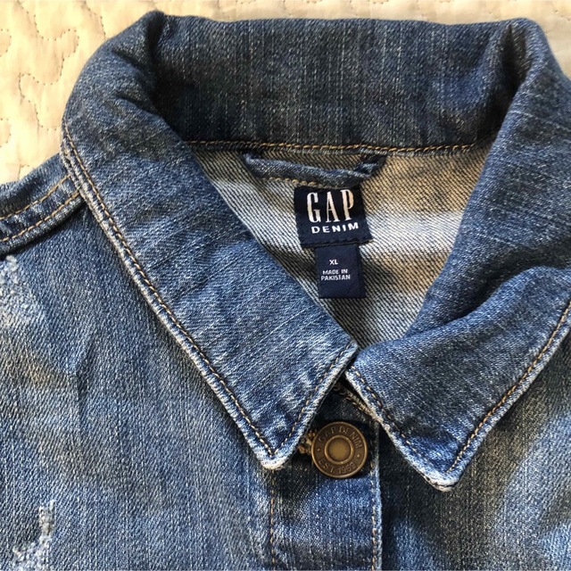 GAP Kids(ギャップキッズ)のGAPデニムジャケット Gジャン150cm キッズ　ギャップ キッズ/ベビー/マタニティのキッズ服女の子用(90cm~)(ジャケット/上着)の商品写真