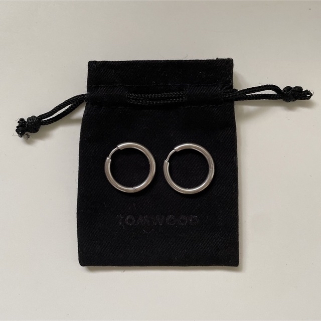 TOM WOOD(トムウッド)のTOM WOOD CLASSIC HOOP  M size メンズのアクセサリー(ピアス(両耳用))の商品写真