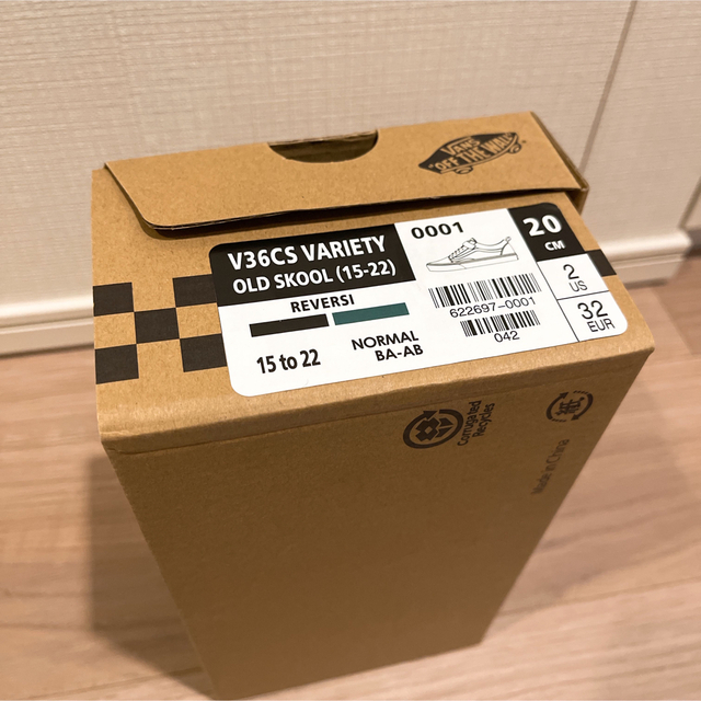 VANS(ヴァンズ)のVANS VANS キッズ OLD SKOOL V36CS VARIETY 20 キッズ/ベビー/マタニティのキッズ靴/シューズ(15cm~)(スニーカー)の商品写真