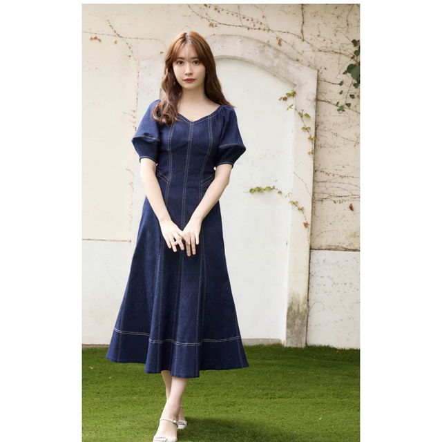 Her lip to(ハーリップトゥ)の【新品】herlipto Imperia Volume Sleeve Dress レディースのワンピース(ロングワンピース/マキシワンピース)の商品写真