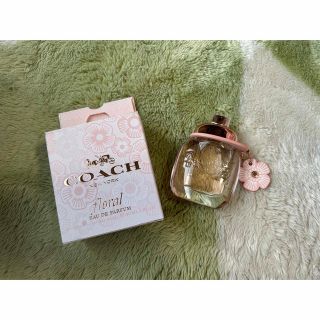 コーチ(COACH)のコーチ　フローラル　オードパルファム　30ml(香水(女性用))