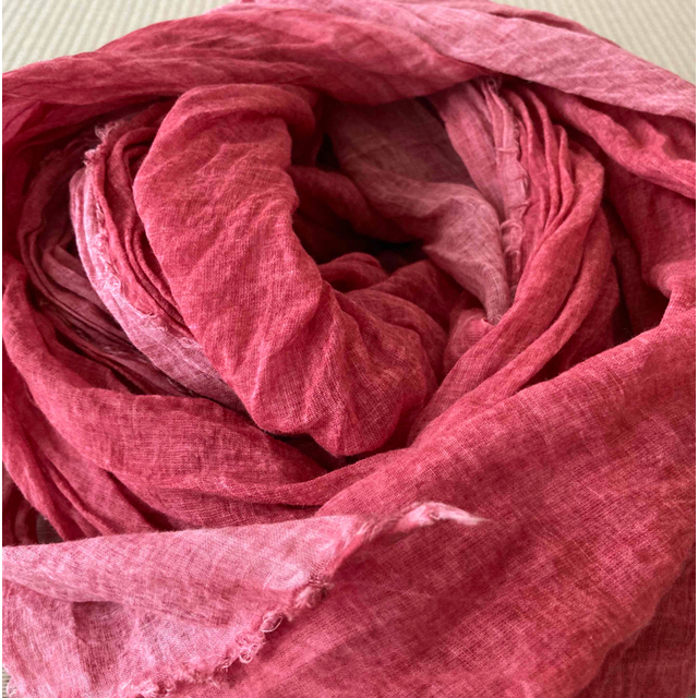 PRIDE(プライド)のピンク　綿ストール　プリデビス（プライド） レディースのファッション小物(マフラー/ショール)の商品写真