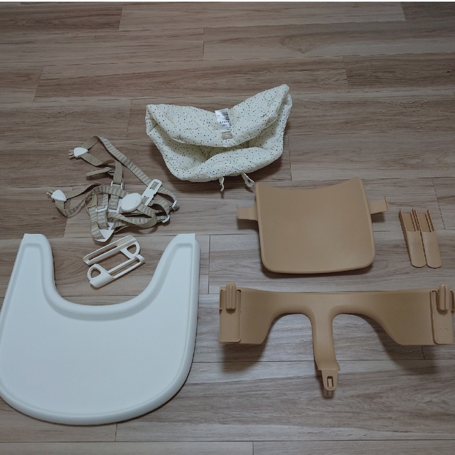 Stokke(ストッケ)のストッケ　トリップトラップ　ベビーセット　トレイ　ハーネス キッズ/ベビー/マタニティの授乳/お食事用品(その他)の商品写真