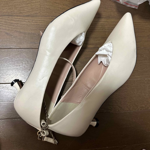 Her lip to - Herlipto Double Strap Kitten Heel Pumpsの通販 Her lip to - Herlipto Double Strap Kitten Heel Pumpsの通販