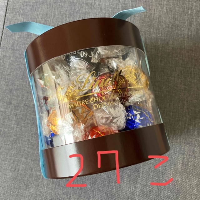 Lindt(リンツ)のチョコレート　リンツ　　お菓子 食品/飲料/酒の食品(菓子/デザート)の商品写真