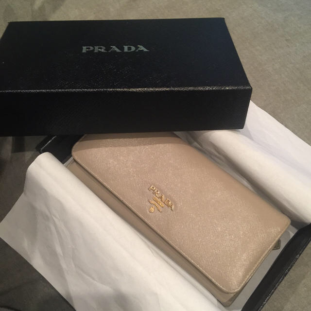 PRADA(プラダ)のPRADA 長財布 美品  レディースのファッション小物(財布)の商品写真