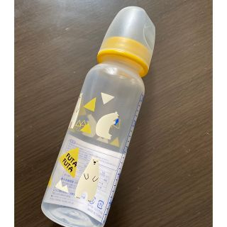 フタフタ(futafuta)の哺乳瓶　プラスチック製(哺乳ビン)