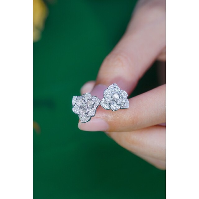 全国無料低価 花モチーフ 天然ダイヤモンドピアス0.8ct k18の通販 by