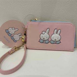 ミッフィー(miffy)のミッフィー リール付きパスケース(名刺入れ/定期入れ)