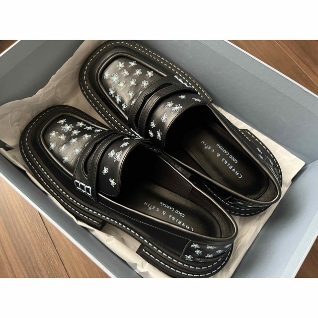 Charles and Keith - Coco Capitan x CHARLES & KEITHコラボローファー