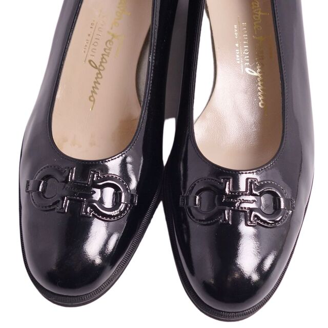 ferragamo エナメル　ブラック　7C