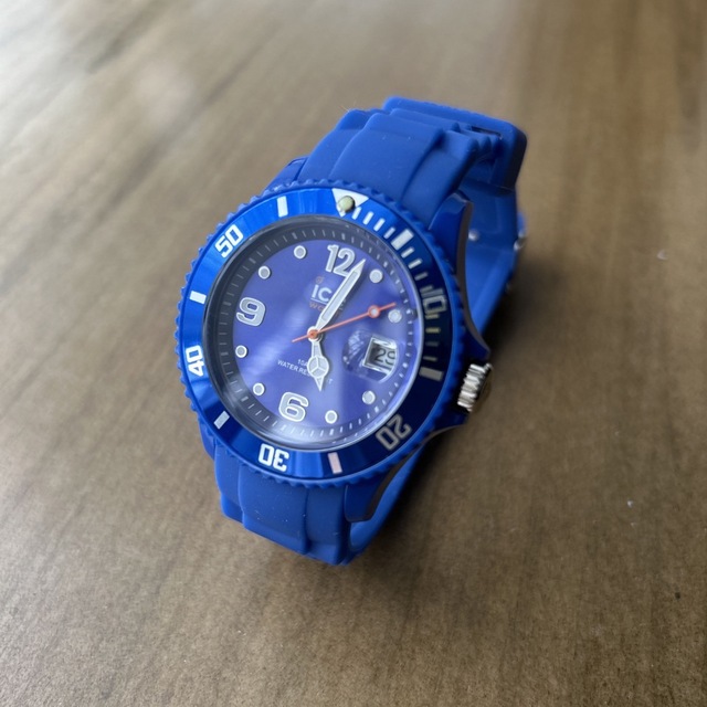 ice watch(アイスウォッチ)の腕時計　ice watch レディースのファッション小物(腕時計)の商品写真