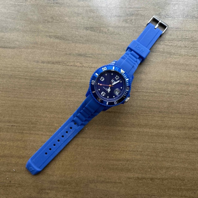 ice watch(アイスウォッチ)の腕時計　ice watch レディースのファッション小物(腕時計)の商品写真
