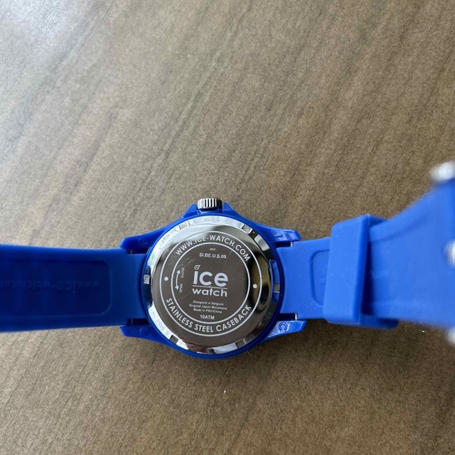 ice watch(アイスウォッチ)の腕時計　ice watch レディースのファッション小物(腕時計)の商品写真