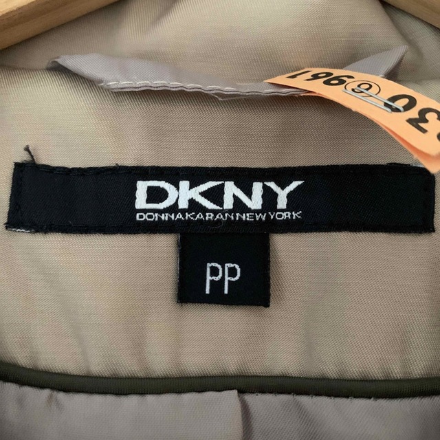 DKNY(ダナキャランニューヨーク)のDKNY トレンチコート レディースのジャケット/アウター(トレンチコート)の商品写真