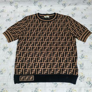 フェンディ Tシャツ(レディース/半袖)の通販 500点以上 | FENDIの フェンディ Tシャツ(レディース/半袖)の通販 500点以上 | FENDIの