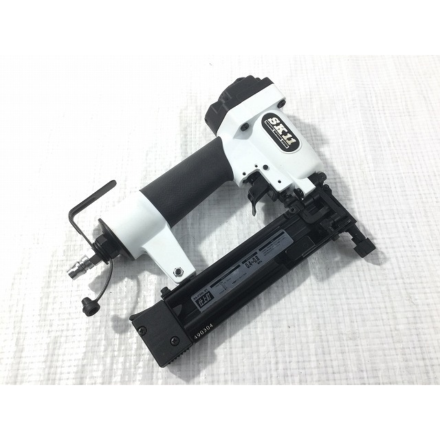 ☆比較的綺麗☆SK11 藤原産業 35mm 常圧 超軽量 仕上釘打機 SA-F35L-X1 ケース付 仕上釘打ち機 仕上げ釘打機 フィニッシュネイラ 70805