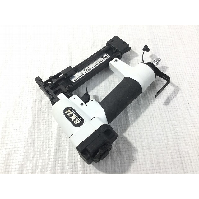☆比較的綺麗☆SK11 藤原産業 35mm 常圧 超軽量 仕上釘打機 SA-F35L-X1 ケース付 仕上釘打ち機 仕上げ釘打機 フィニッシュネイラ 70805