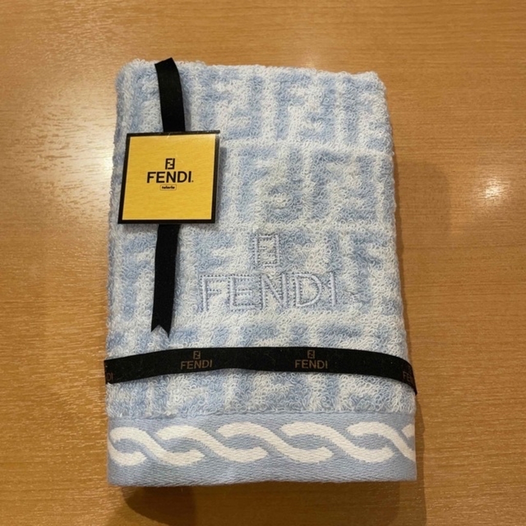 FENDI(フェンディ)の専用です インテリア/住まい/日用品の日用品/生活雑貨/旅行(タオル/バス用品)の商品写真