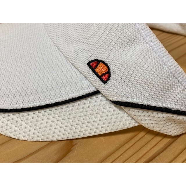 ellesse(エレッセ)のエレッセ　サンバイザー　タグ付き スポーツ/アウトドアのテニス(その他)の商品写真