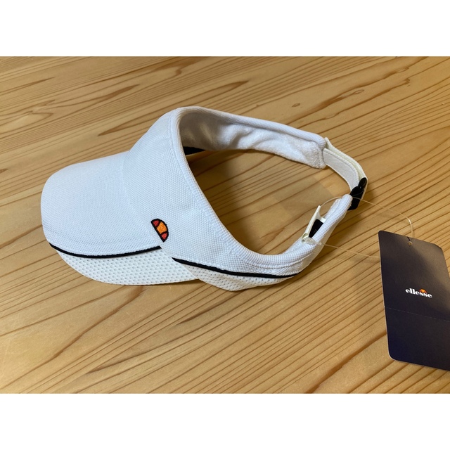 ellesse(エレッセ)のエレッセ　サンバイザー　タグ付き スポーツ/アウトドアのテニス(その他)の商品写真