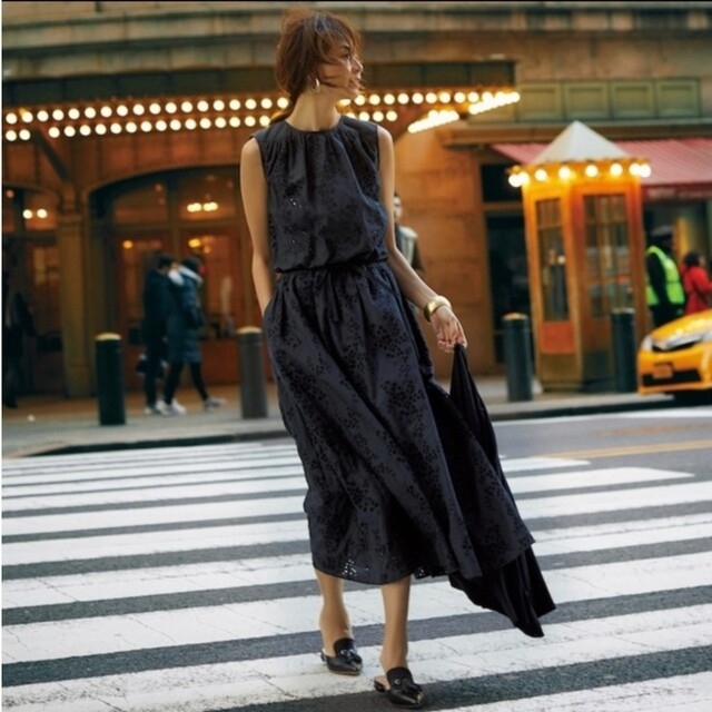 theory luxe アイレットレース スカートセットアップ-